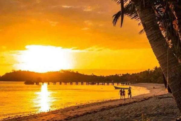 Mana Lagoon Backpackers Villa ภายนอก รูปภาพ