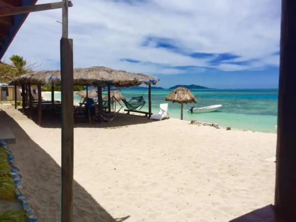 Mana Lagoon Backpackers Villa ภายนอก รูปภาพ