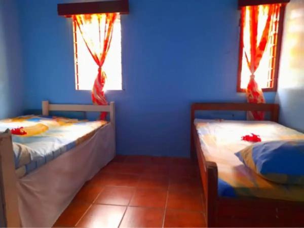 Mana Lagoon Backpackers Villa ภายนอก รูปภาพ